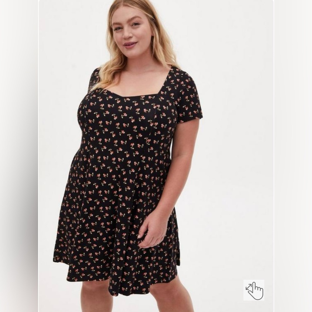 Torrid Black Ditsy Floral Ponte Mini Fluted Dress Size 3X